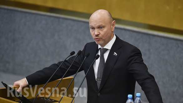 «Мог заразить десятки людей»: часть депутатов Госдумы отправили на карантин по коронавирусу (+ВИДЕО, ФОТО)