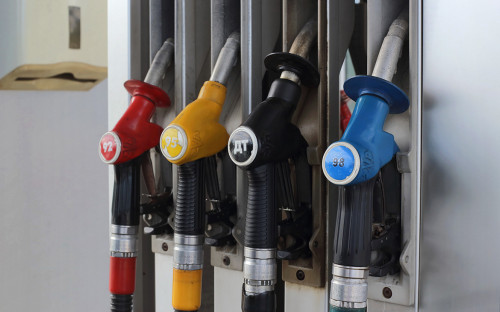 ФАС ответила на критику Путина из-за роста цен на бензин :: Бизнес :: РБК