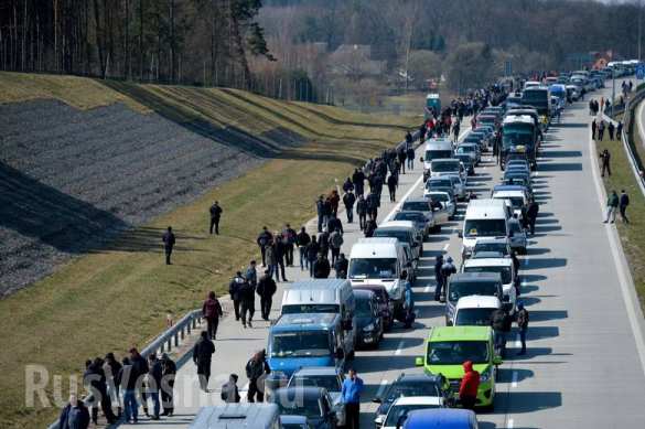 Подтянуть войска и отправить в лагеря: украинцы боятся возвращения домой тысяч заробитчан из Польши (ФОТО, ВИДЕО)