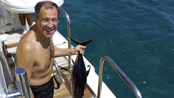 Слуцкий поздравил Лаврова с юбилеем