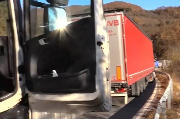 Косово временно открыло шесть КПП на границе с Сербией