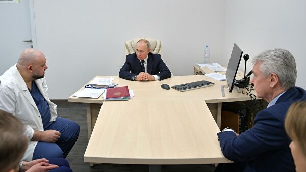 Песков рассказал, почему Путин не стал отказываться от рукопожатий Песков рассказал, почему Путин не стал отказываться от рукопожатий