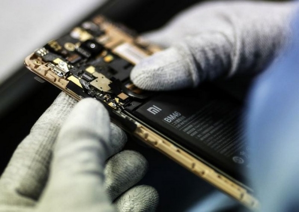 Евросоюз запретит производить смартфоны без сменного аккумулятора Евросоюз запретит производить смартфоны без сменного аккумулятора