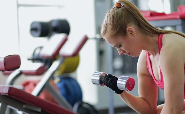 Москвичи начали скупать спортинвентарь после закрытия фитнес-клубов :: Бизнес :: РБК
