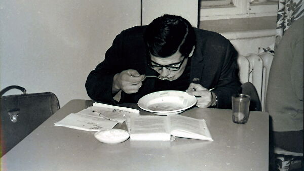 Слуцкий поздравил Лаврова с юбилеем