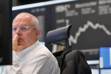 Европейские биржи упали после обвала цен на нефть