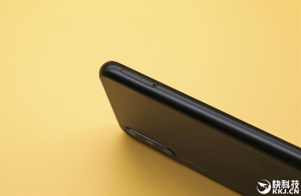 Huawei Enjoy 10e впервые показали на фото