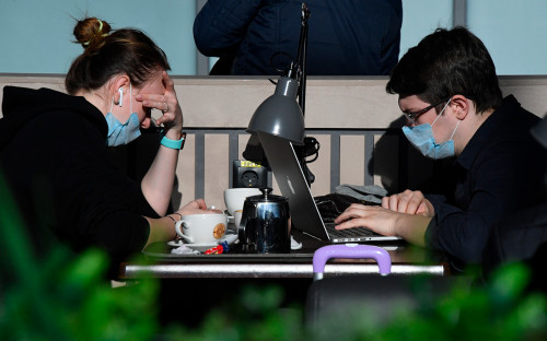 Сотовые операторы предупредили о росте тарифов из-за бесплатных сайтов :: Бизнес :: РБК