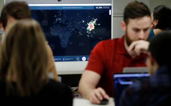 Bloomberg узнал о докладе разведки США о занижении КНР данных по вирусу Bloomberg узнал о докладе разведки США о занижении КНР данных по вирусу