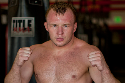 Боец Шлеменко рассказал о борьбе с курящими в общественных местах