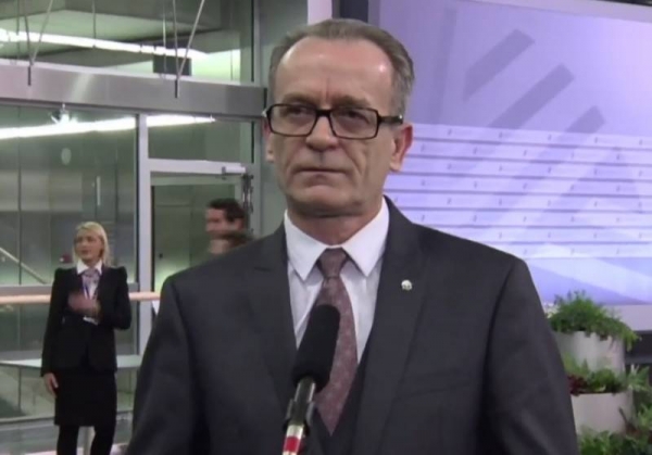 Экс-глава минюста Латвии обвинил русскоязычных женщин в распространении инфекции в стране