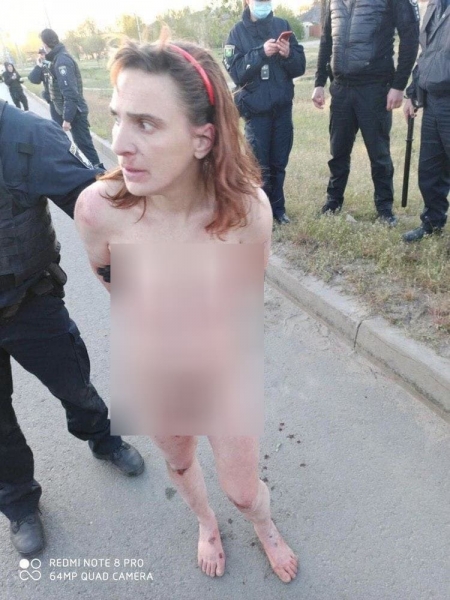 Жуткое убийство: задержанная с отрезанной головой дочери женщина устроила скандал в суде (ВИДЕО, ФОТО 18+) Жуткое убийство: задержанная с отрезанной головой дочери женщина устроила скандал в суде (ВИДЕО, ФОТО 18+)