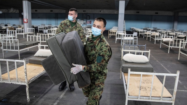 Российские военные продезинфицировали медучреждения в Сербии