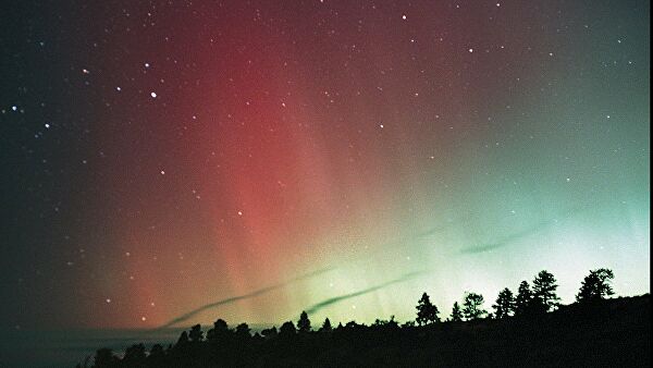 Ученые разгадали тайну "красного веера" в небе над Японией Ученые разгадали тайну "красного веера" в небе над Японией