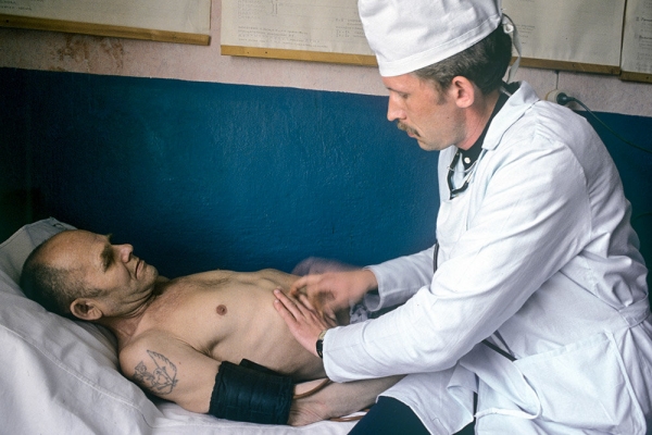 Решетки лечению не помеха