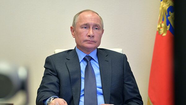 Путин поручил доложить о работе мер по поддержке населения