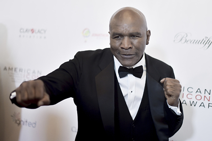 Эвандер Холифилд объявил о возвращении в бокс