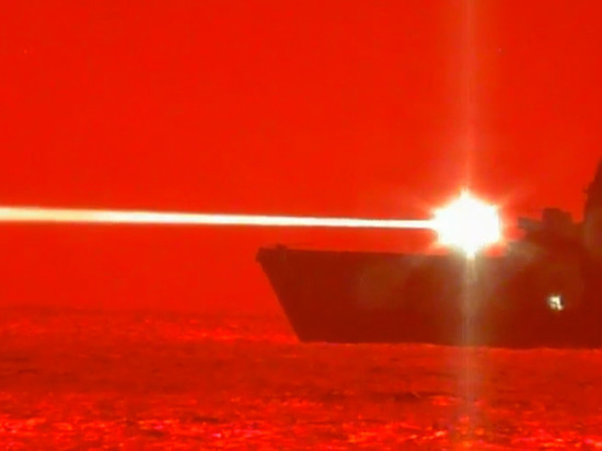 США испытали мощнейший боевой лазер: "Это переосмысление войны" США испытали мощнейший боевой лазер: "Это переосмысление войны"
