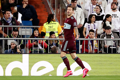 Смолов избежал штрафа за отъезд в Россию Смолов избежал штрафа за отъезд в Россию