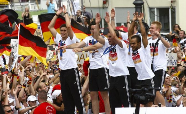 Меркель взяла ответственность за футбол. Чем ответит Путин? Меркель взяла ответственность за футбол. Чем ответит Путин?