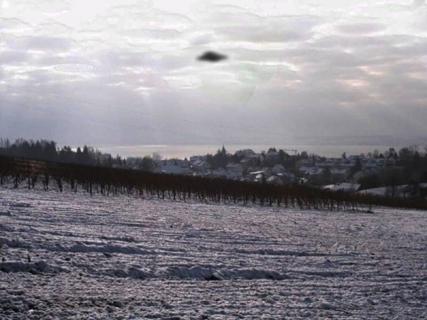 Почему именно сейчас: возможная причина публикации Пентагоном кадров с &laquo;НЛО&raquo;