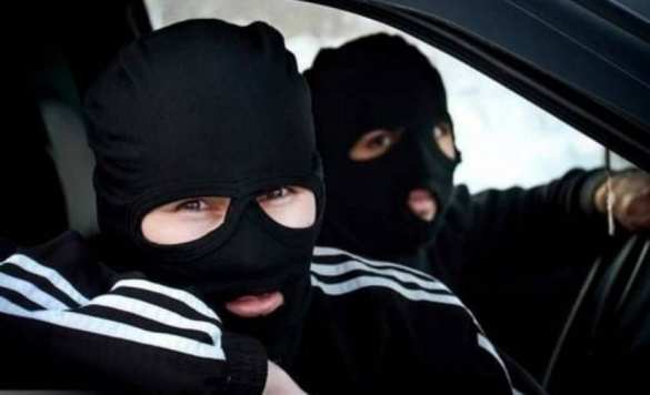 Бандиты в погонах: Полицейские и СБУшник похищали людей под Киевом (ФОТО)