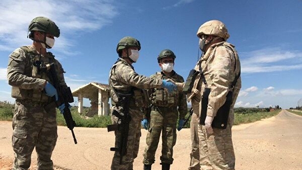 Более трехсот тысяч беженцев вернулись домой после перемирия в Идлибе