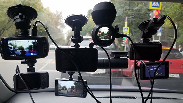 ГИБДД опровергла слух, что видеорегистраторы станут обязательными