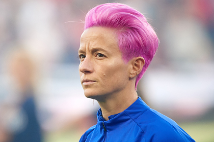 Футболистка сборной США захотела занять место «белого националиста» Трампа Футболистка сборной США захотела занять место «белого националиста» Трампа