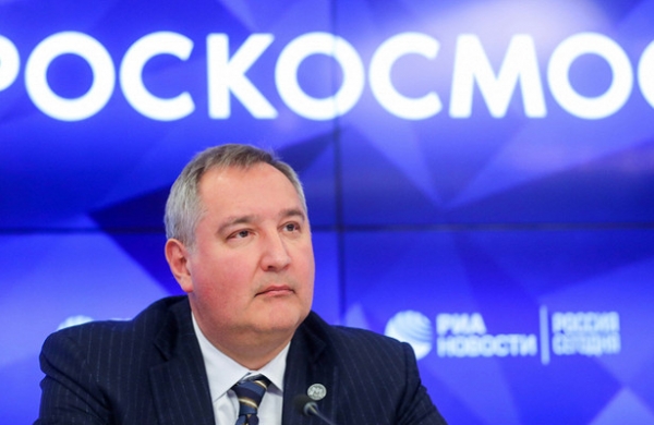 Рогозин пошутил, что&nbsp;&laquo;сдается&raquo; перед американской &laquo;супер-пупер-ракетой&raquo;