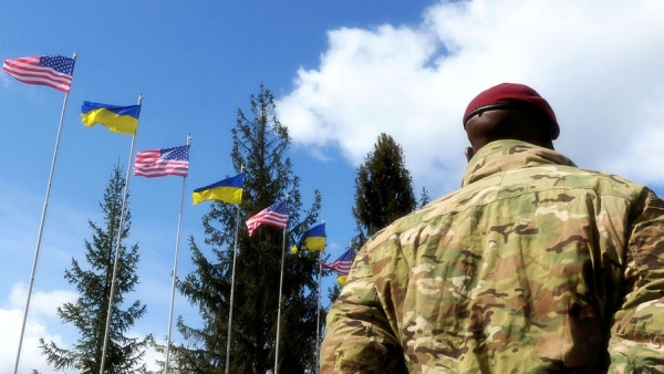 США подготовили военный груз к отправке на Украину