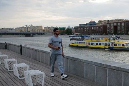 Запрет на движение пассажирских судов в Москве начнут снимать с 14 июня