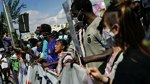 В Мадриде проходит многотысячная акция против расизма