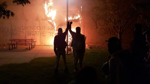 Независимые судмедэксперты назвали причину смерти Джорджа Флойда