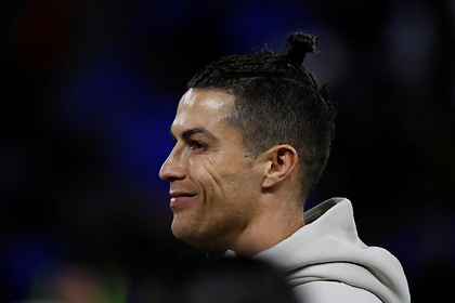 Роналду стал первым в истории футболистом-миллиардером Роналду стал первым в истории футболистом-миллиардером