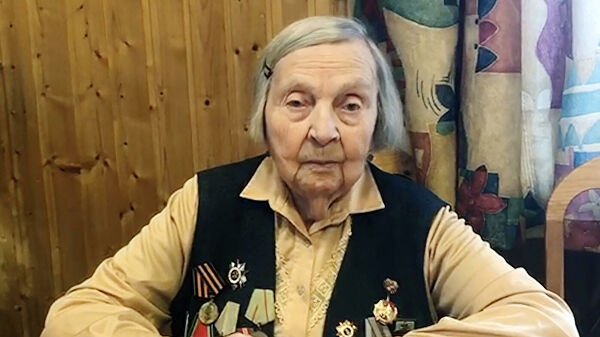 Ветеран перечислила семьям российских врачей более 4 миллионов рублей Ветеран перечислила семьям российских врачей более 4 миллионов рублей