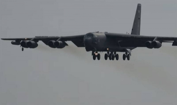 &laquo;Отсылка к Курильским островам&raquo;: генерал прокомментировал появление B-52H ВВС США над Охотским морем