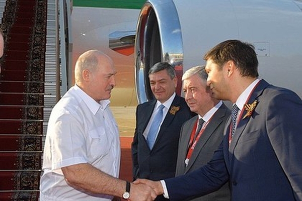 Лукашенко прилетел в&nbsp;Москву