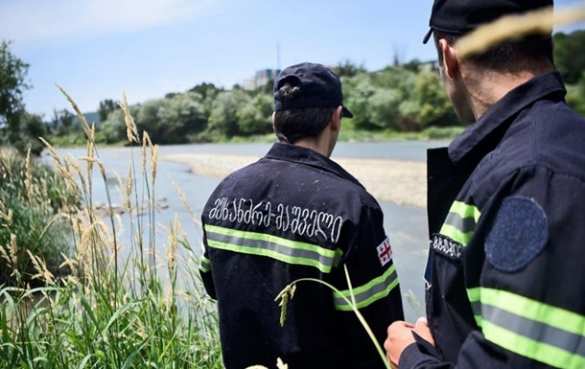 Загадочная смерть: в Грузии 19-летний футболист погиб после пикника с друзьями (ФОТО) Загадочная смерть: в Грузии 19-летний футболист погиб после пикника с друзьями (ФОТО)