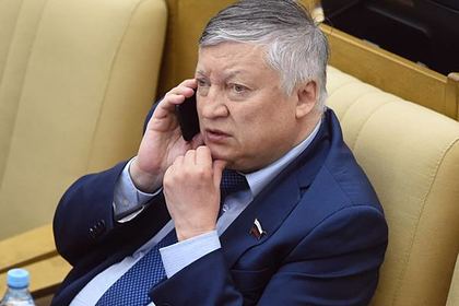 Карпов объяснил малое количество темнокожих шахматистов Карпов объяснил малое количество темнокожих шахматистов
