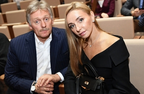 Песков рассказал о&nbsp;семейной жизни с&nbsp;Навкой