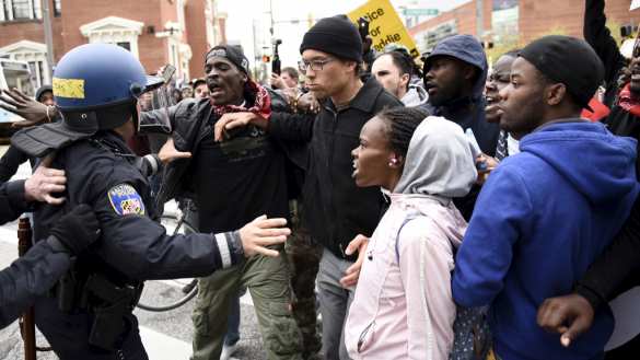 Страшный беспредел и чёрный расизм: русский американец рассказал о столкновениях в США (ВИДЕО)