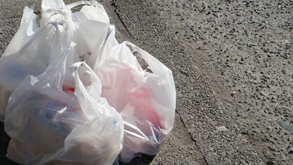 В Японии разработали пластиковые пакеты, разлагающиеся в морской воде
