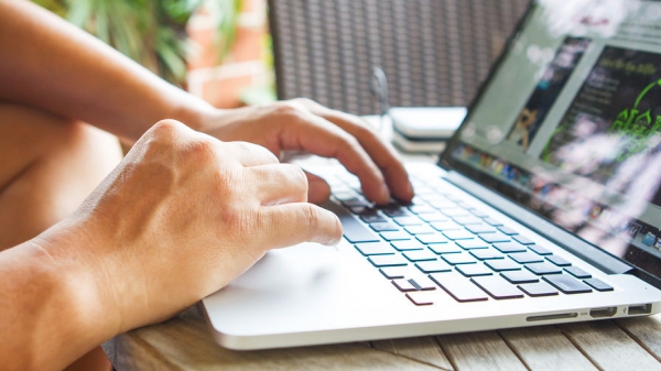 Роскачество рассказало, как использовать ноутбук в жару