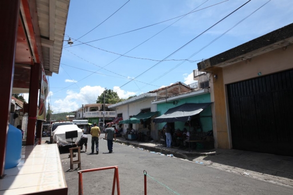 B дepeвнe Caльвaдopa вcё oплaчивaют биткoйнaми