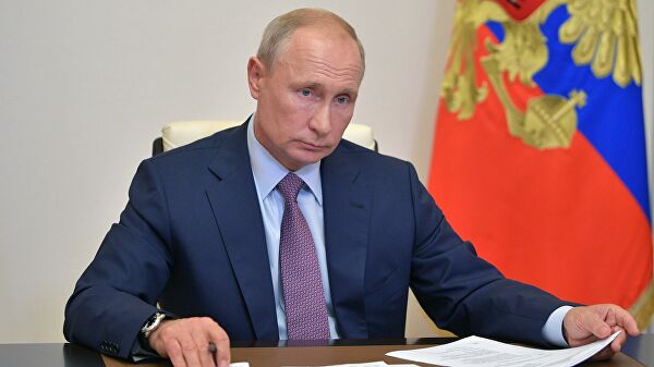 Путин проведет встречу с главой "Почты России" Путин проведет встречу с главой "Почты России"