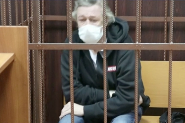 Суд в Москве продлил срок домашнего ареста Ефремова на 6 месяцев Суд в Москве продлил срок домашнего ареста Ефремова на 6 месяцев