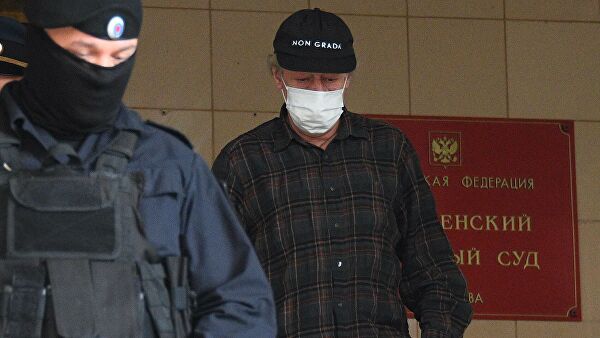 Адвокат заявил о проблемах с сердцем у Ефремова