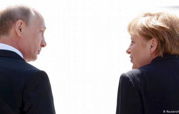 Путин предостерег Меркель от вмешательства в дела Беларуси Путин предостерег Меркель от вмешательства в дела Беларуси