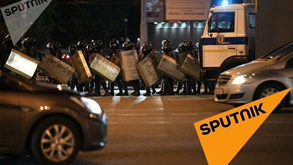 Части ОМОНа и внутренних войск покинули улицы Минска Части ОМОНа и внутренних войск покинули улицы Минска